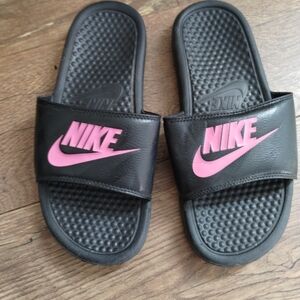 Nike women's slides